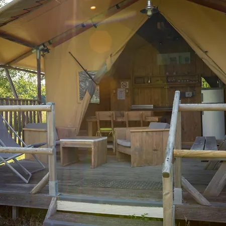 Tente Safari La Briande Luxe tent Saires