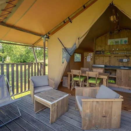 Luxe tent Tente Safari La Briande Saires